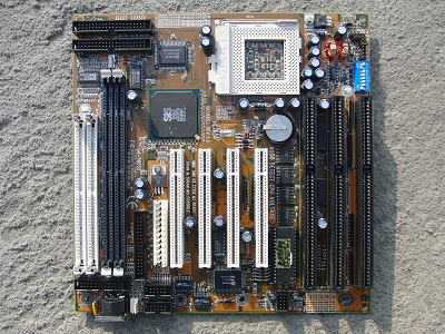 CPU：Socket7