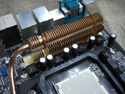 PCのマザーボード上のラジエーター