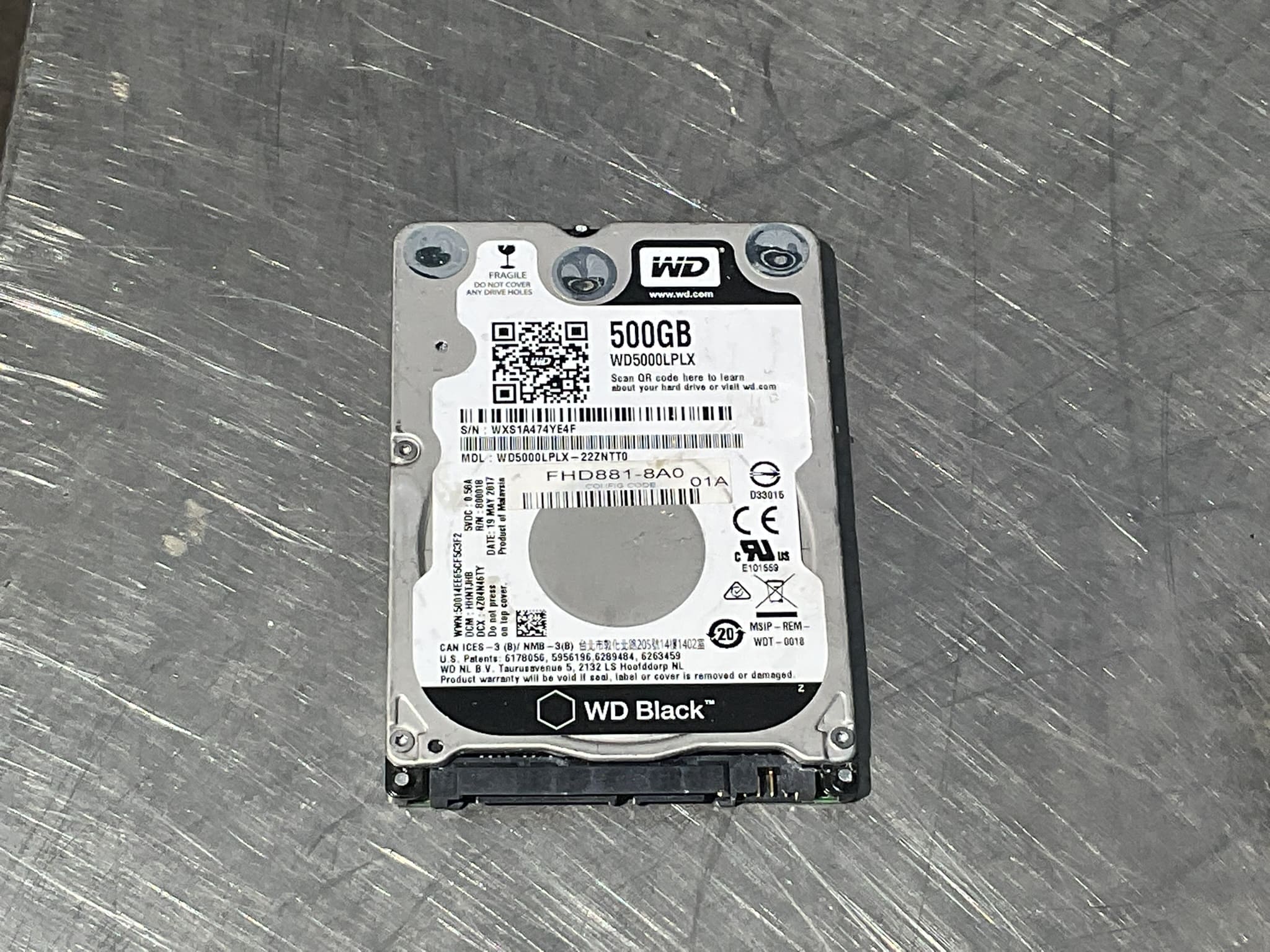 2.5インチHDD 破壊前